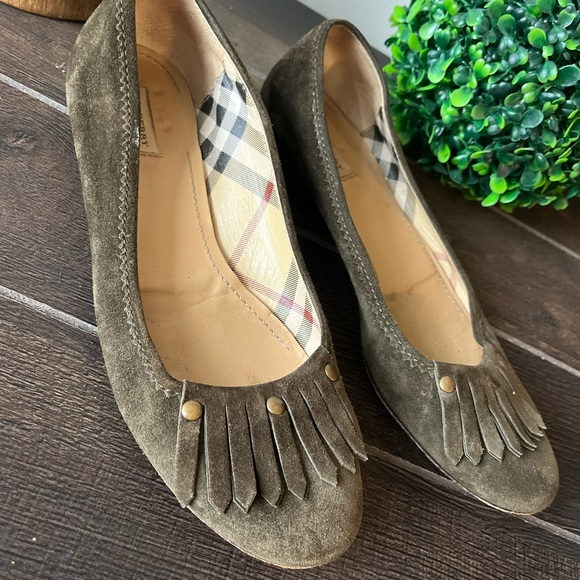 Burberry Olive Suede Ballet Flats Shoes Size 36.5 - Picture 2 of 16